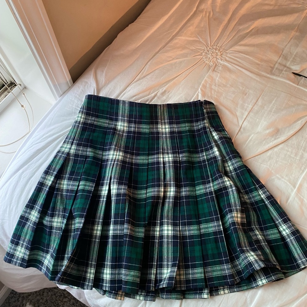 Brandy Melville green and navy blue pleaded plaid skirt